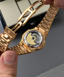 Patek Philippe ناتلیوس رزکلد مردانه پشت شیشه