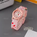ساعت بچه گانه کیو اند کیو مدل Q&Q V22A-001VY